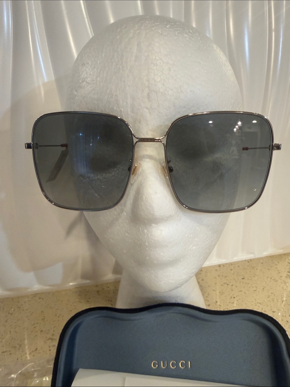 Gucci gold hardware Squamish aviator - Picture 2 of 3